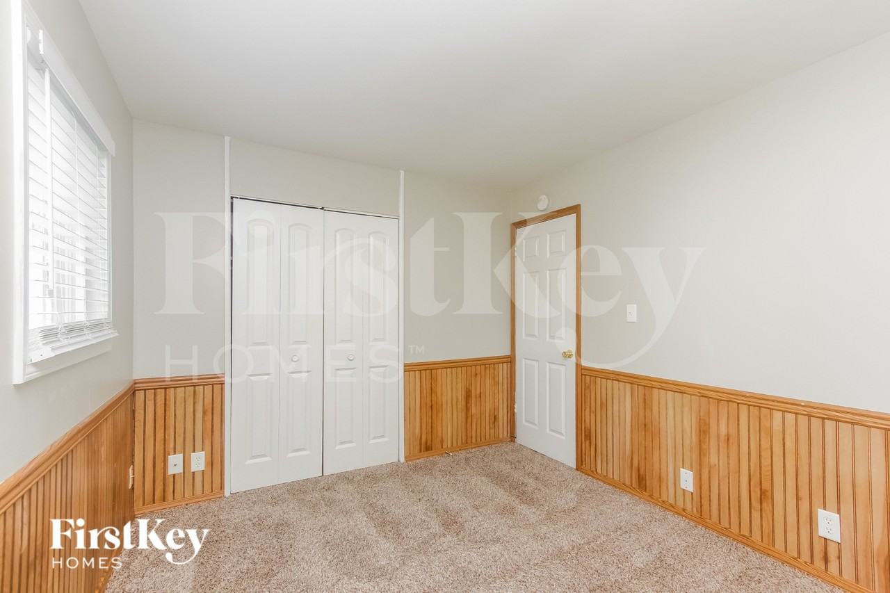1281 Tree Top Ln - Photo 7 of 16