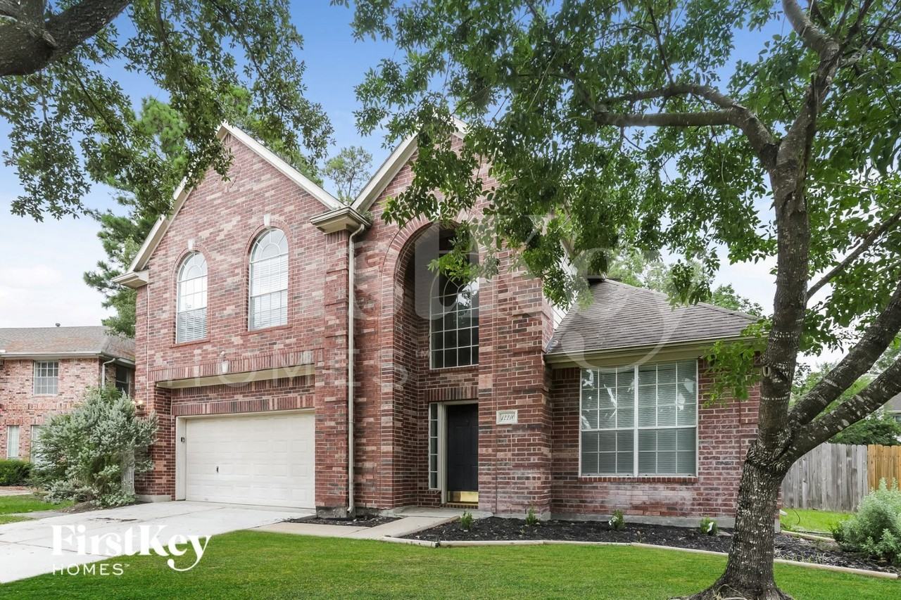 12210 Lakewood Valley Ct - Photo 2 of 15