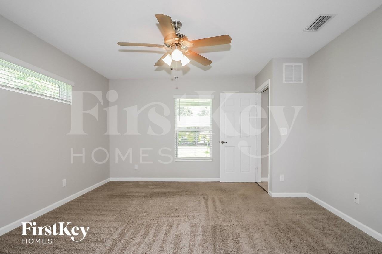 1219 Sw Jacqueline Ave - Photo 6 of 15