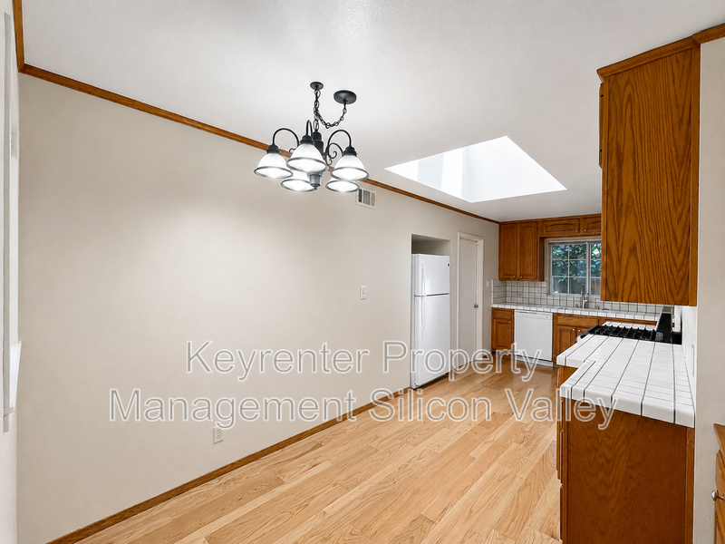 1114 Lynn Way - Photo 3 of 26