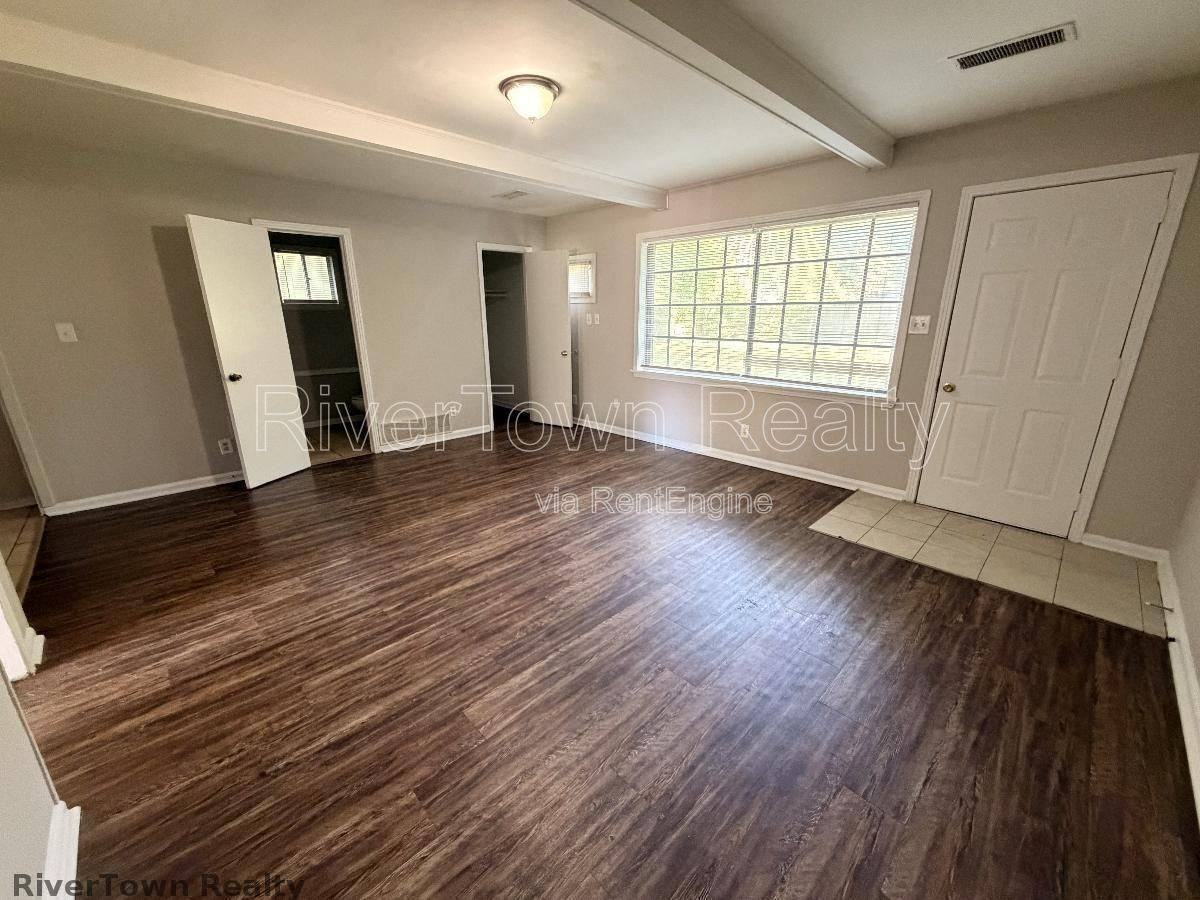 4672 Willow Rd - Photo 3 of 10
