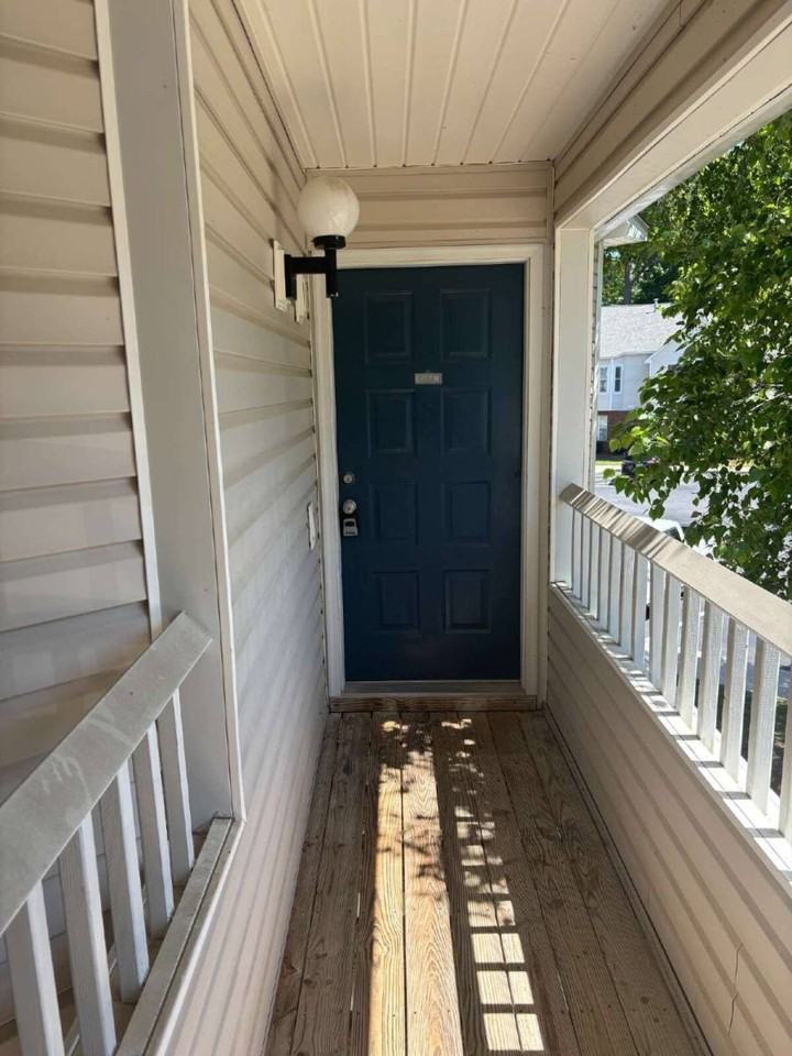 1102 Turtle Creek Rd #H - Photo 2 of 10