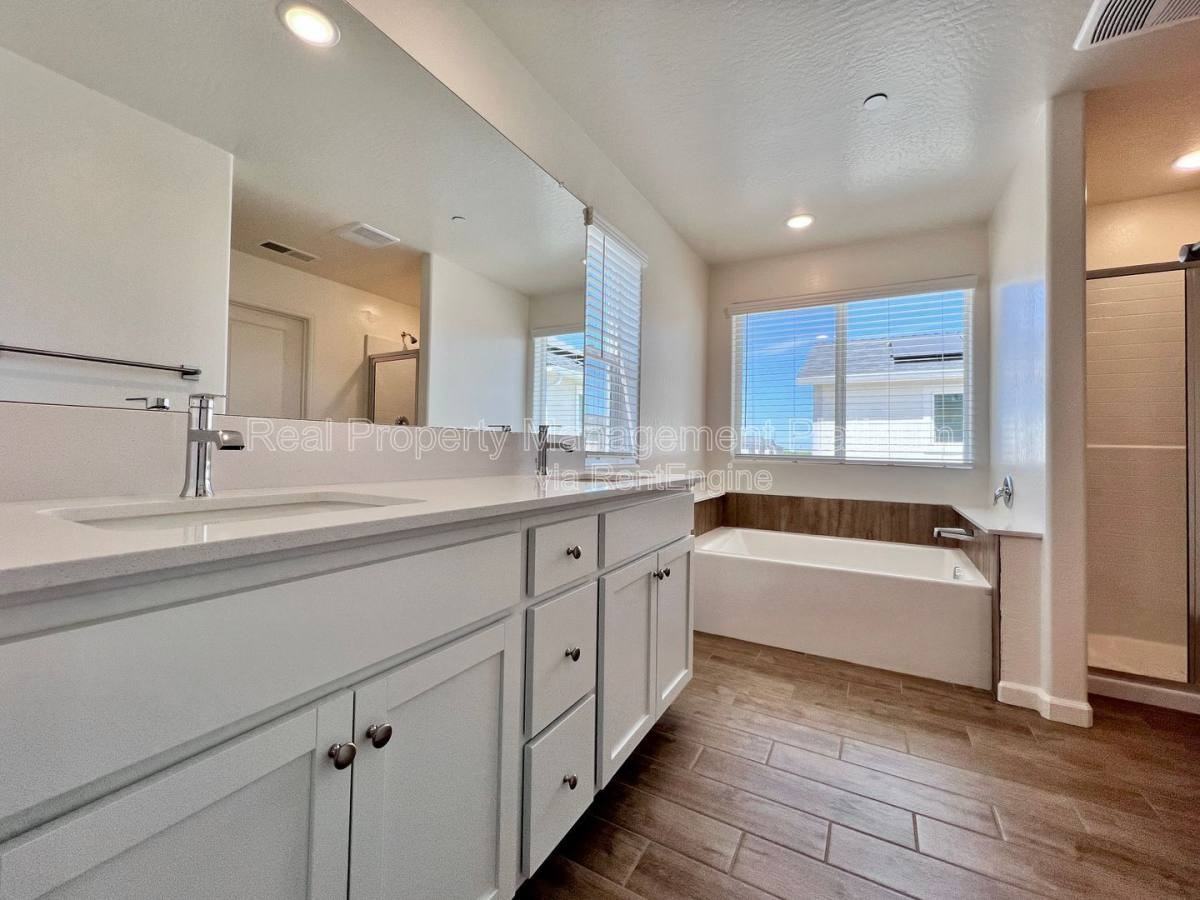 6596 E Cresthaven Dr - Photo 6 of 10