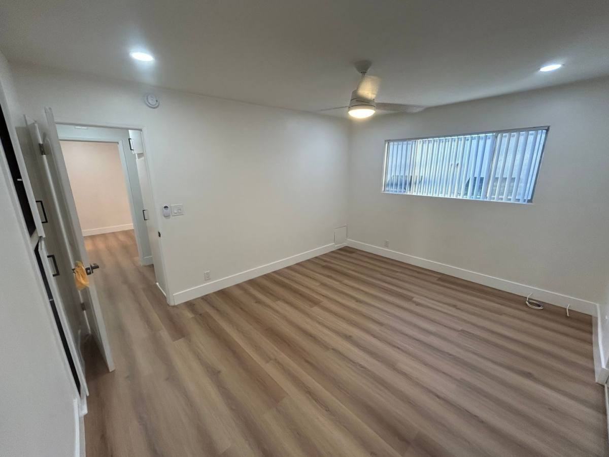 8208 Romaine St #1A - Photo 4 of 10