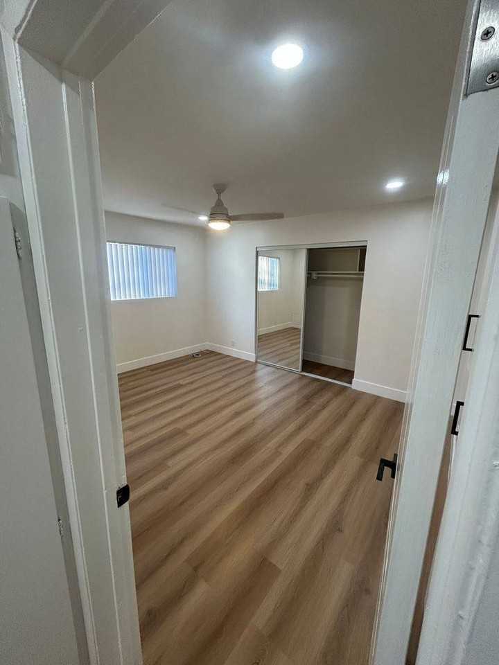 8208 Romaine St #1A - Photo 5 of 10