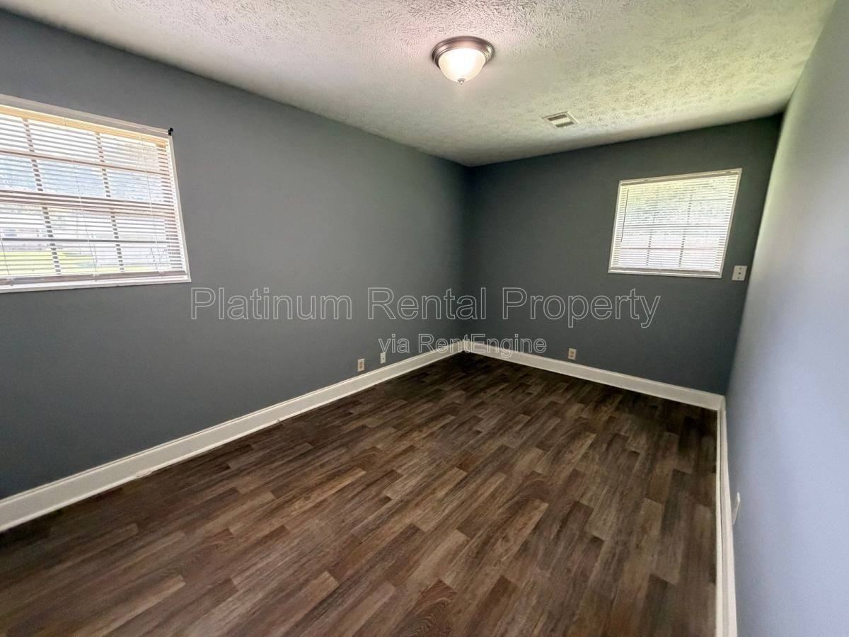 1512 Waverly Way #D2 - Photo 7 of 10