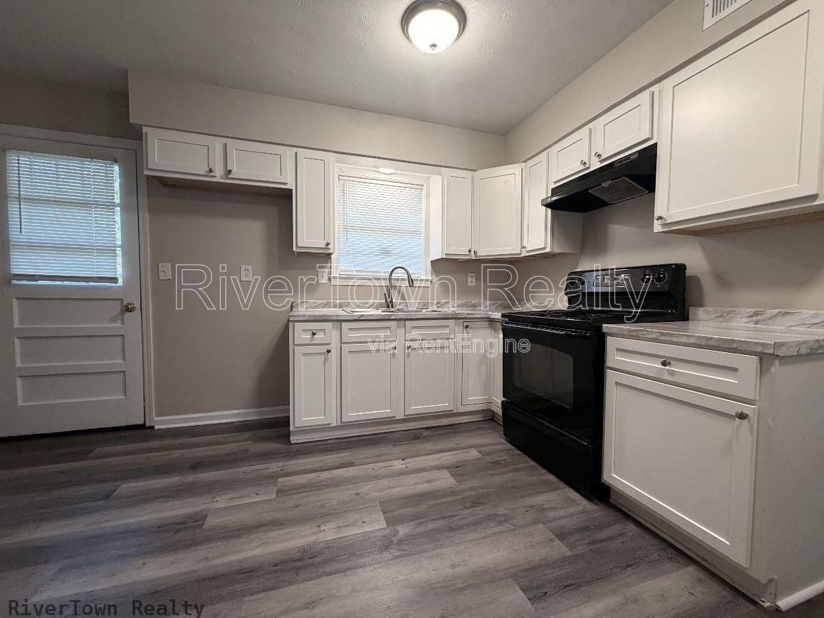 3535 Debby Dr - Photo 2 of 10