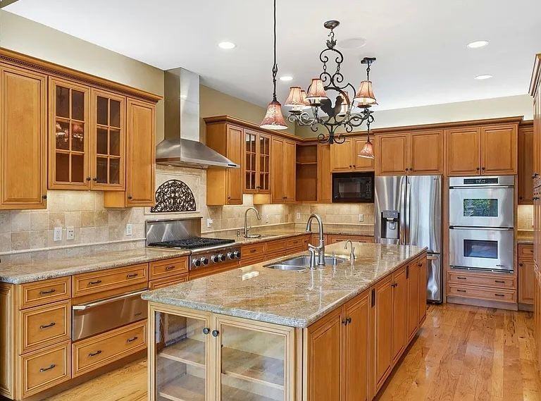 66 Oakridge Ct - Photo 4 of 15