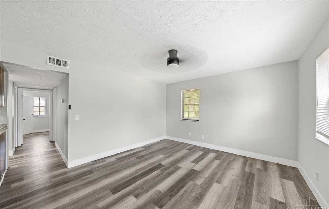 2382 W North Bend Rd #4 - Photo 4 of 6