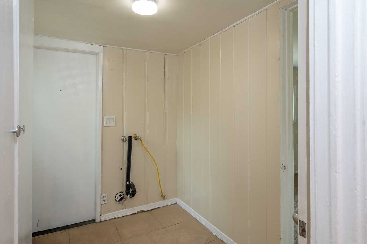 7263 Amethyst Ave - Photo 7 of 35
