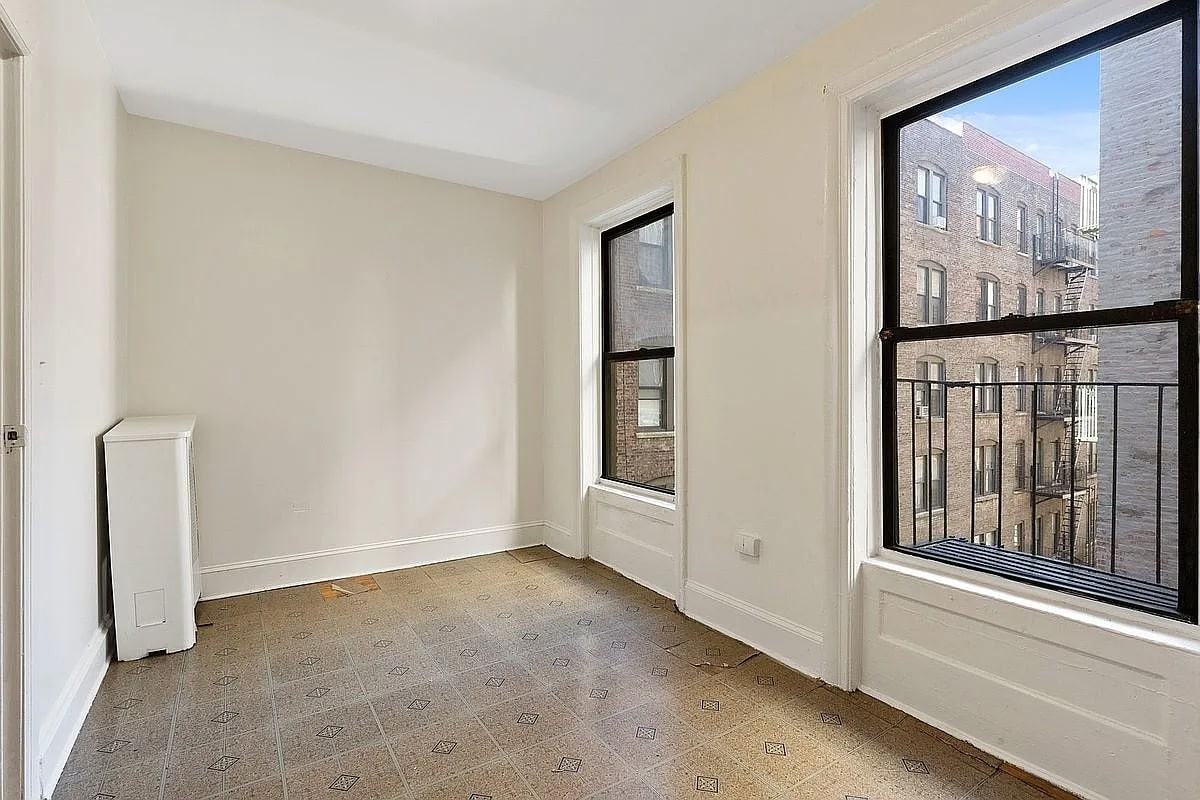 200 W 109Th St - Photo 7 of 8