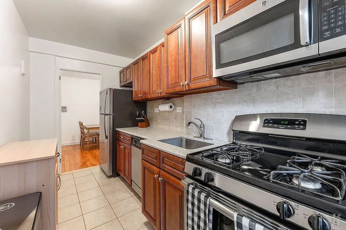 3955 51St St - Photo 3 of 12