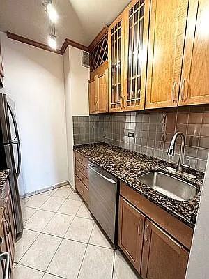 304 E 65Th St - Photo 4 of 10