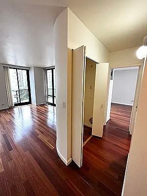304 E 65Th St - Photo 6 of 10