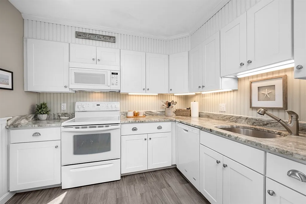 48 Landing Ln #48 - Photo 2 of 19