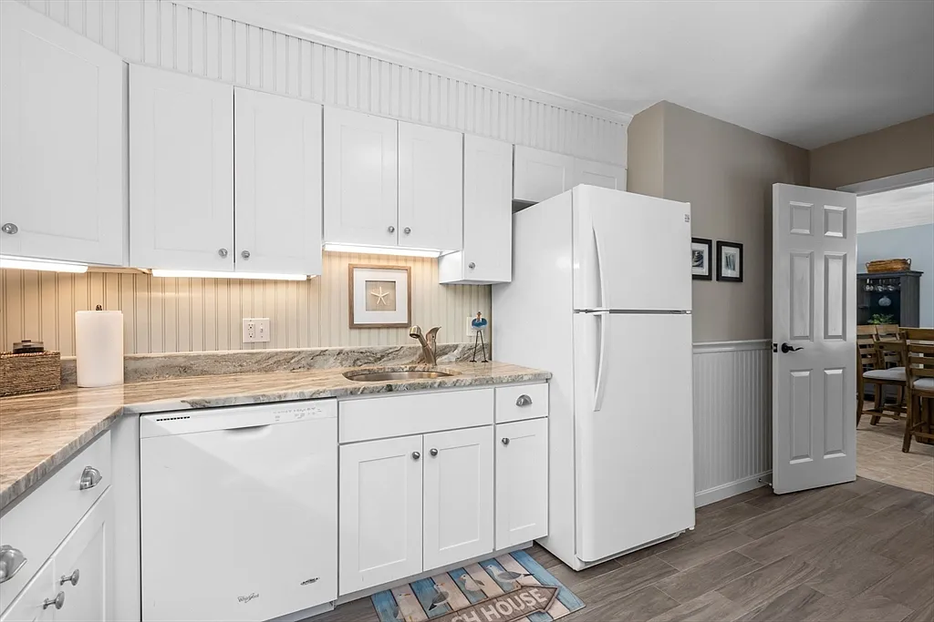 48 Landing Ln #48 - Photo 3 of 19
