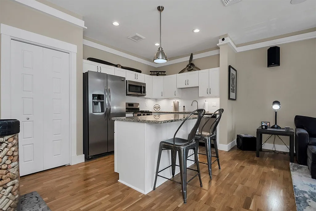 54 Loomis St #1201 - Photo 3 of 20