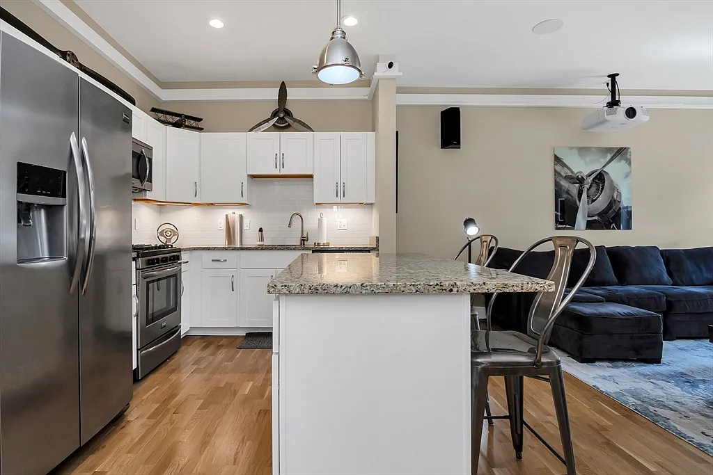 54 Loomis St #1201 - Photo 5 of 20