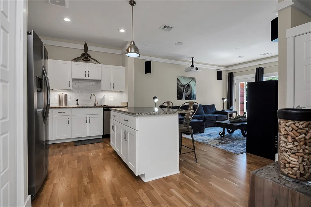 54 Loomis St #1201 - Photo 7 of 20