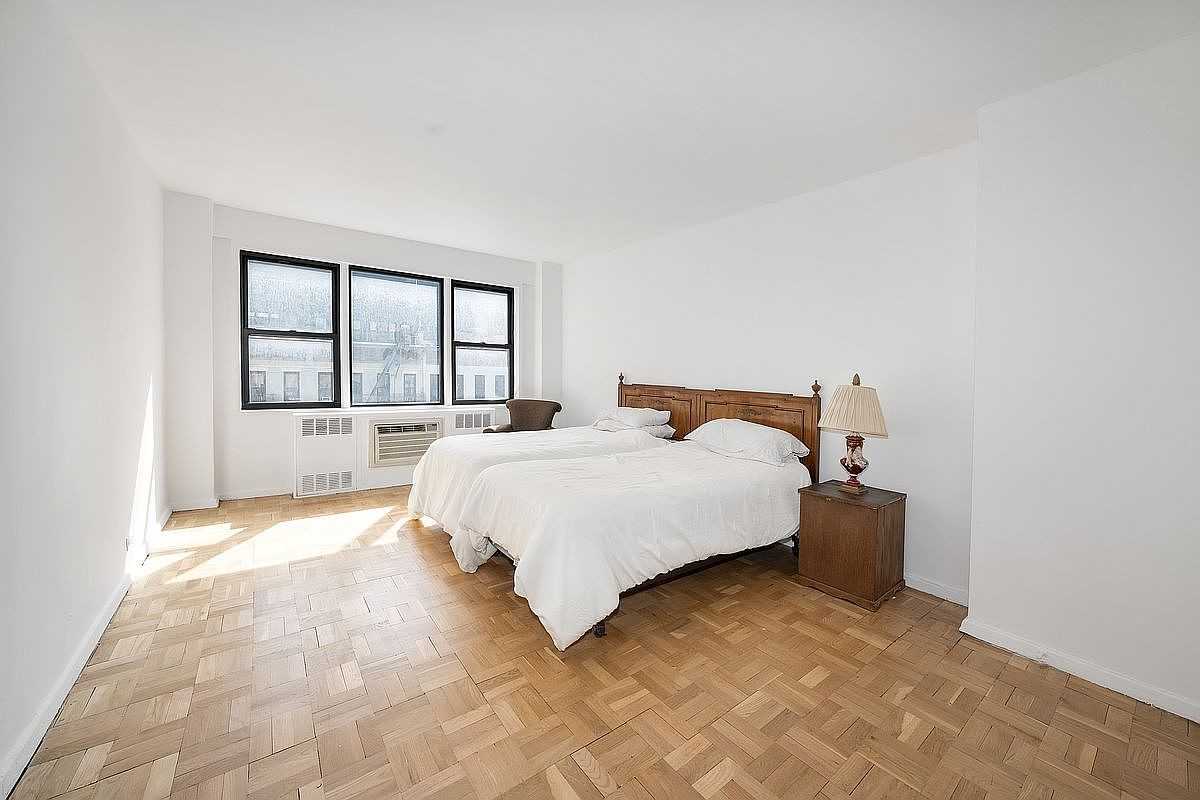 167 E 67th St #7E - Photo 2 of 4