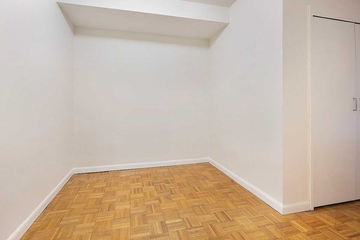 170 E 94th St #6D - Photo 6 of 6