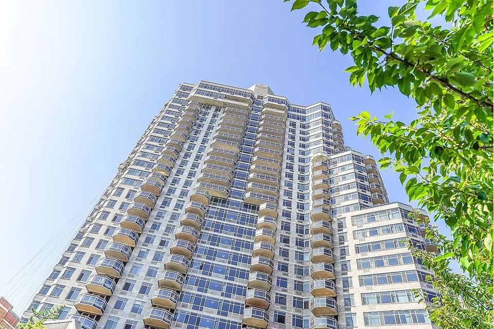 11201 Queens Blvd #18 - Photo 3 of 25