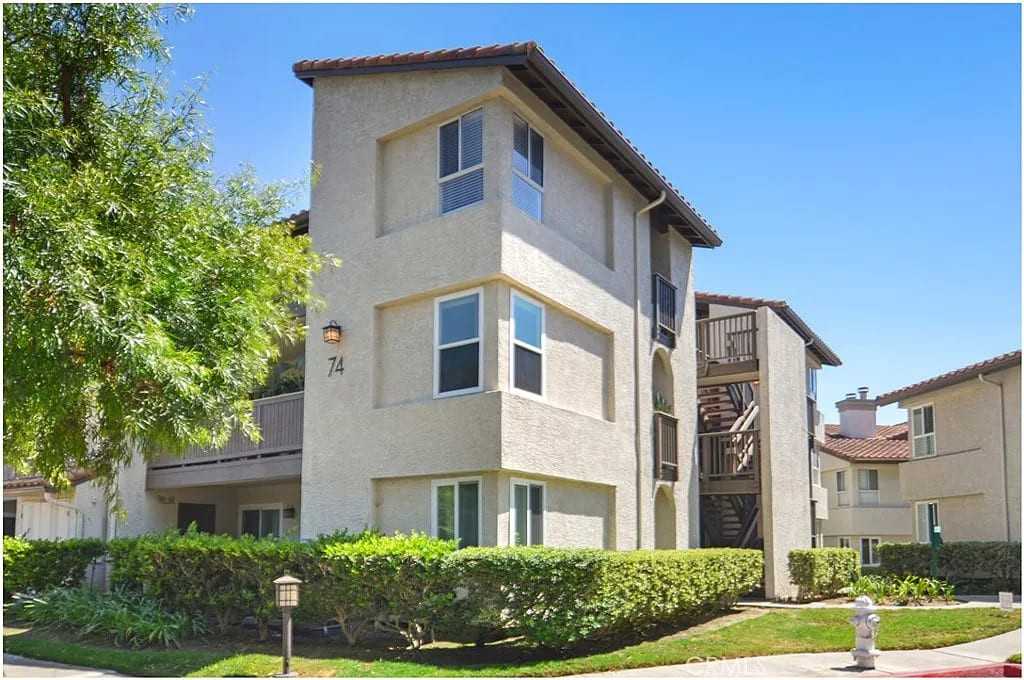 74 Corniche Dr - Photo 2 of 3