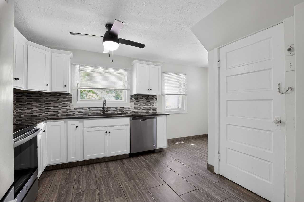 24634 Water St - Photo 3 of 24