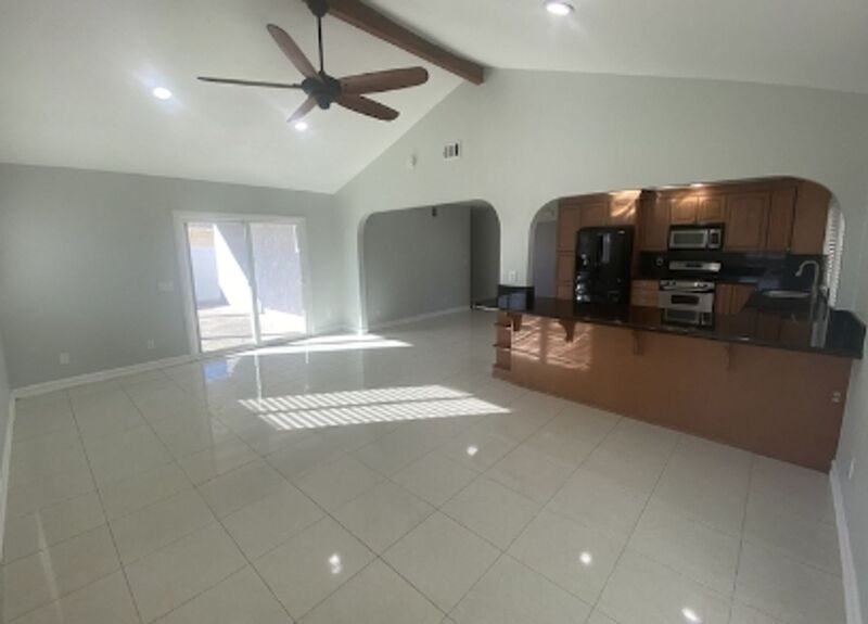 7847 Bacadi Dr - Photo 3 of 15