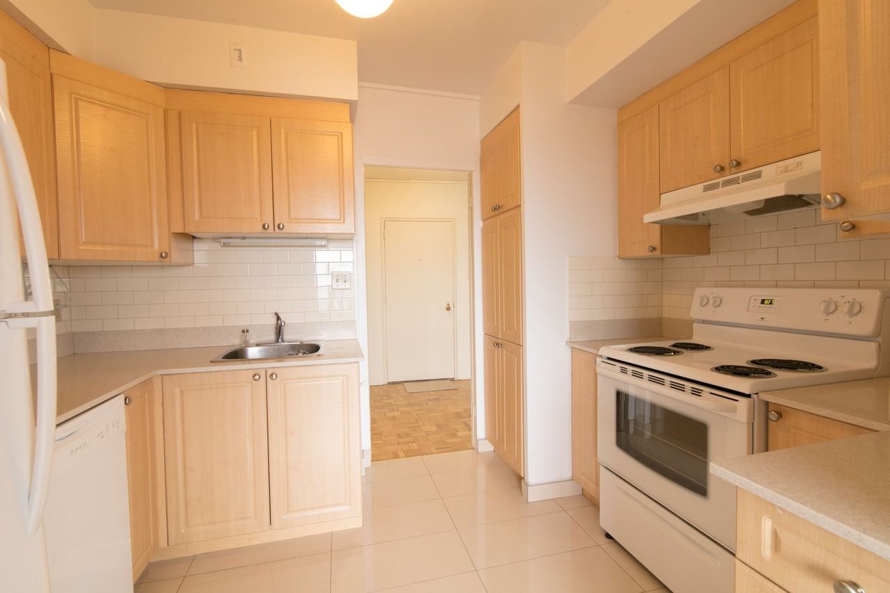 3555 Ch De La Côte-Des-Neiges — photo 1