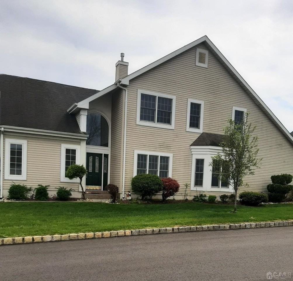52 Westminster Dr - Photo 2 of 33