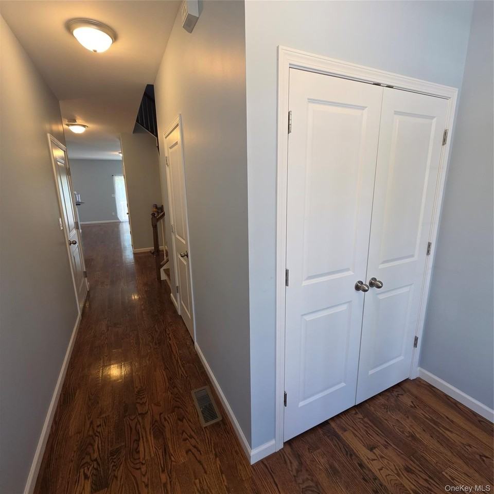 31 Pinto Rd W - Photo 3 of 27