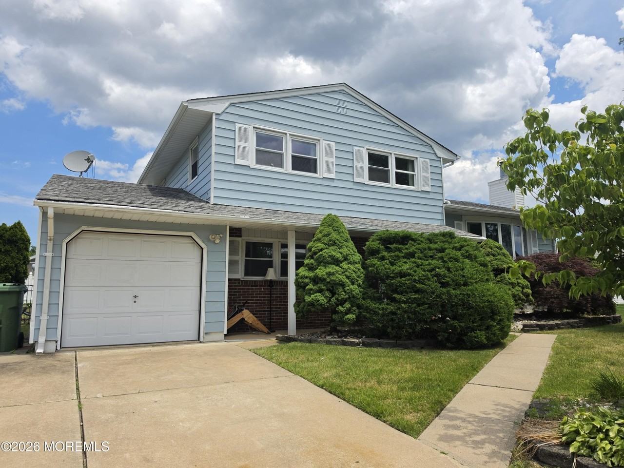 42 Richards Dr - Photo 2 of 27
