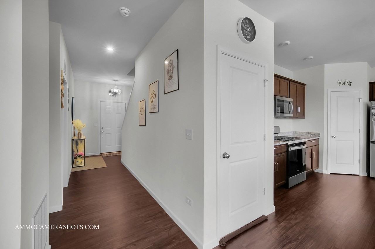 1398 Kessler Dr - Photo 3 of 37