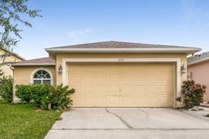 featured image of 2221 Heathwood Cir