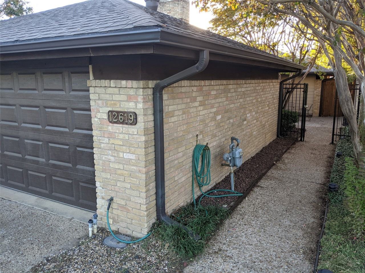 12619 Montfort Dr - Photo 2 of 19