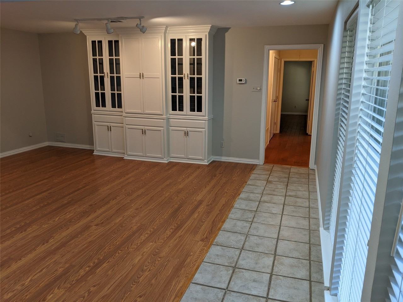 12619 Montfort Dr - Photo 7 of 19