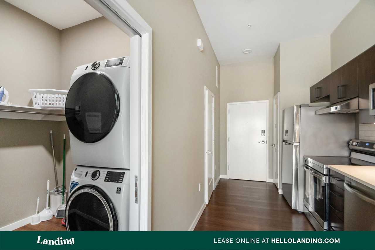 1364 E Battlefield Rd - Photo 5 of 50