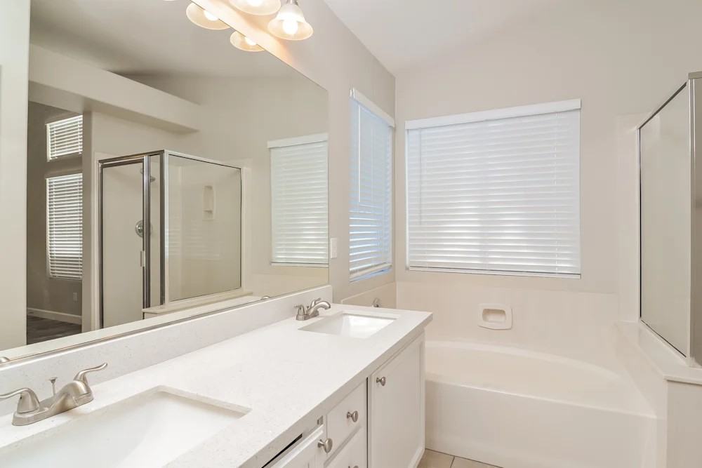 1852 Vista Pointe Avenue - Photo 5 of 9