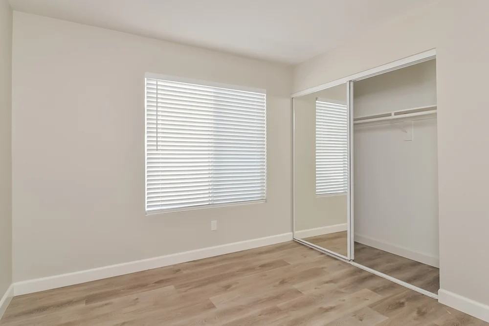1852 Vista Pointe Avenue - Photo 7 of 9