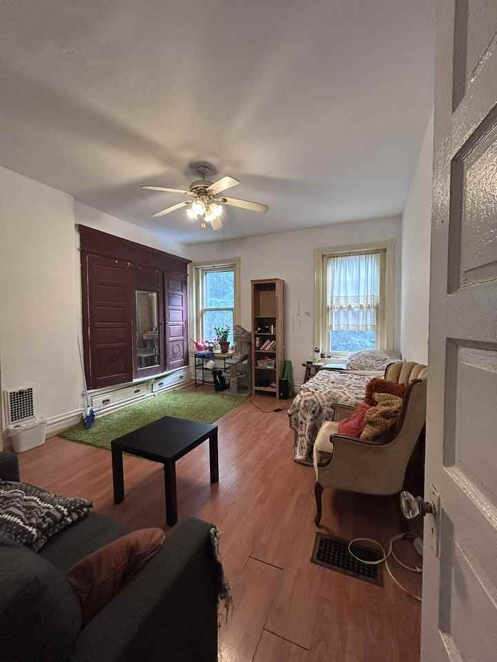 4330 Pine Street #2R - Photo 2 of 5