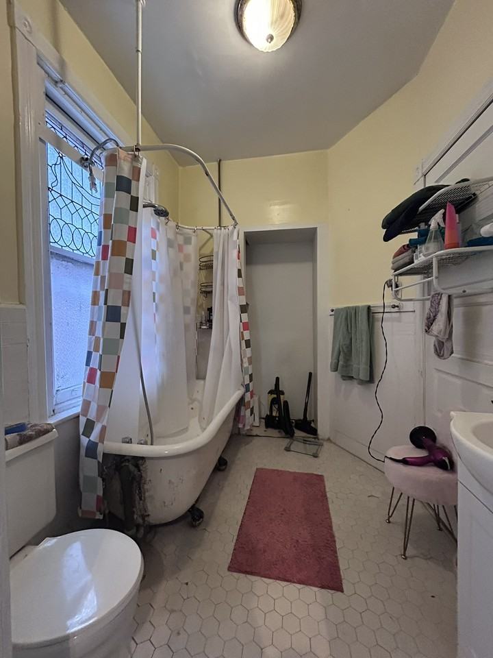 4330 Pine Street #2R - Photo 5 of 5