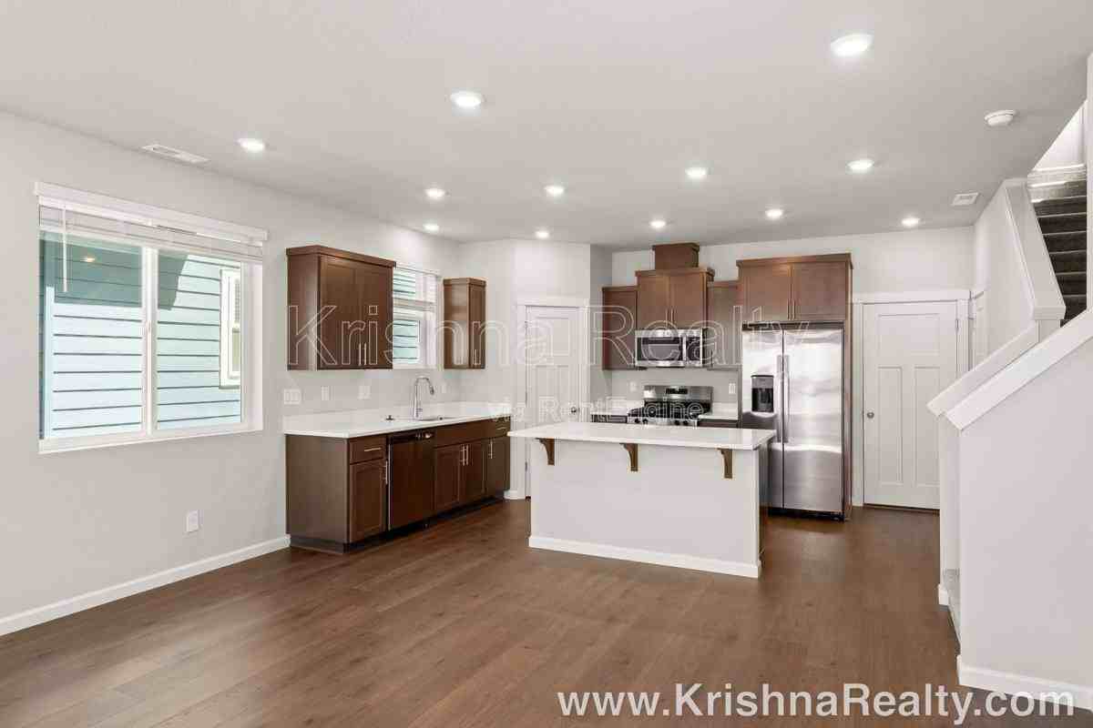 3513 Se Salal Ln - Photo 4 of 10