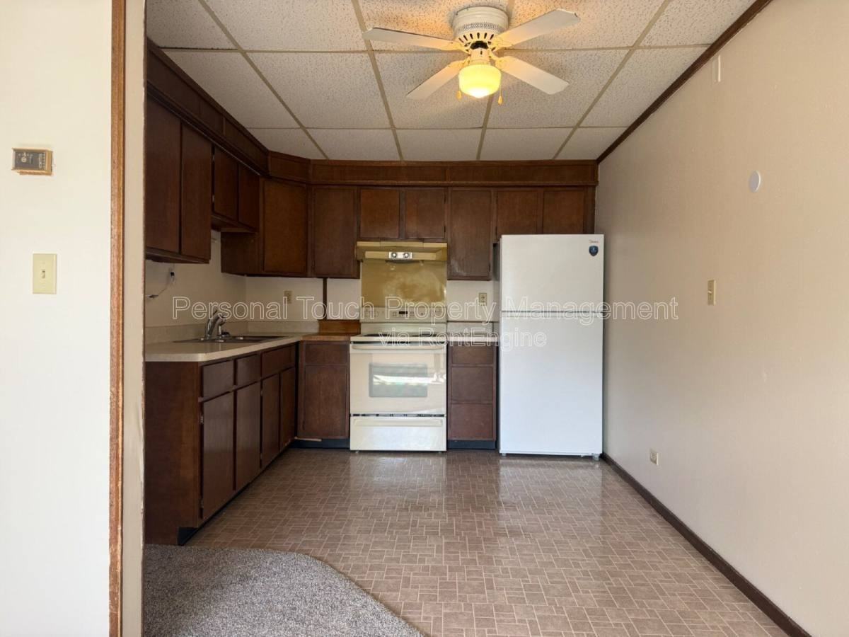 911 Western Rd #5 - Photo 4 of 10