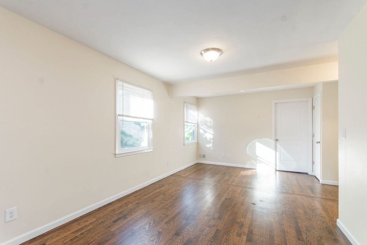 149 N Harrison St - Photo 4 of 18