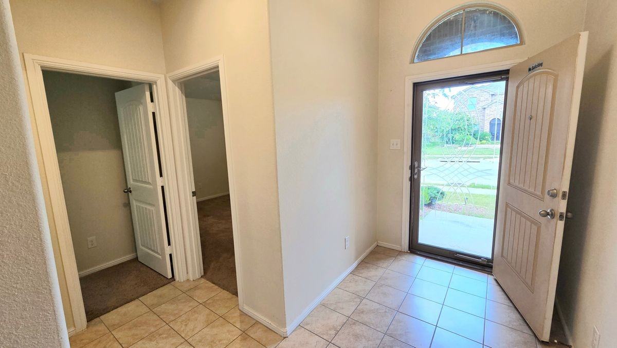 8433 Comanche Springs Dr - Photo 2 of 21