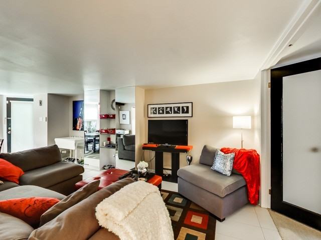 205 Seaton Street - Photo 7 of 12