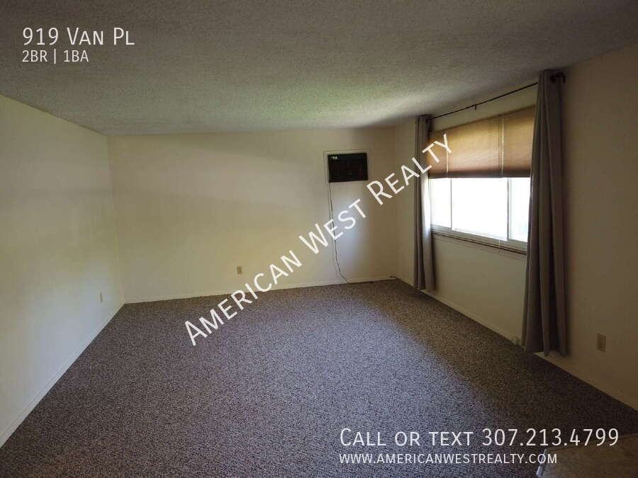 919 Van Pl - Photo 3 of 10
