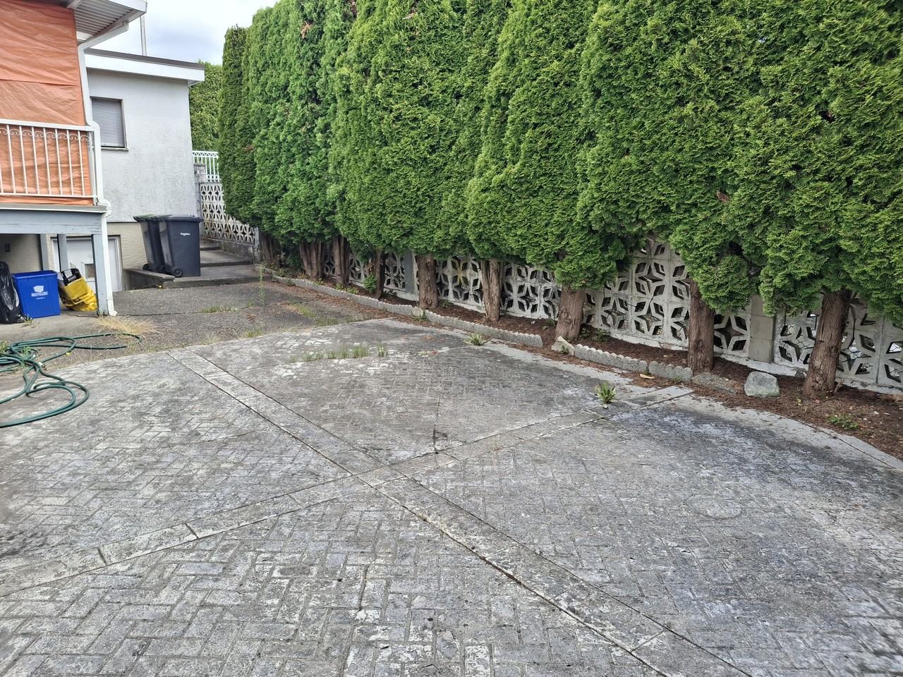 343 Richard Street - Photo 3 of 9
