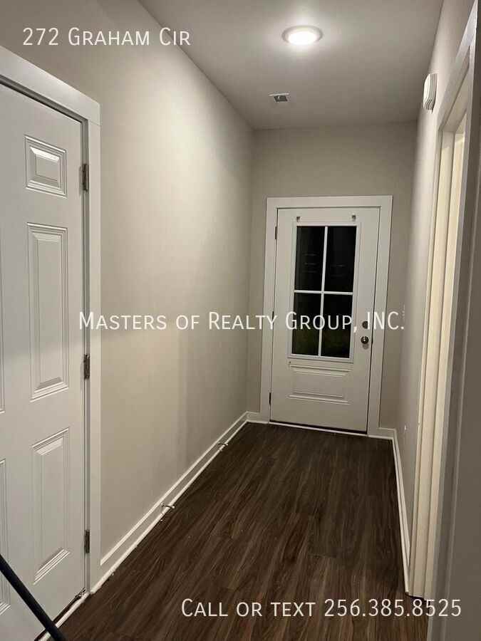 272 Graham Cir - Photo 2 of 6